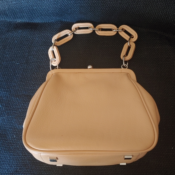 Preston&York Nude Leather Handbag - Picture 4 of 11